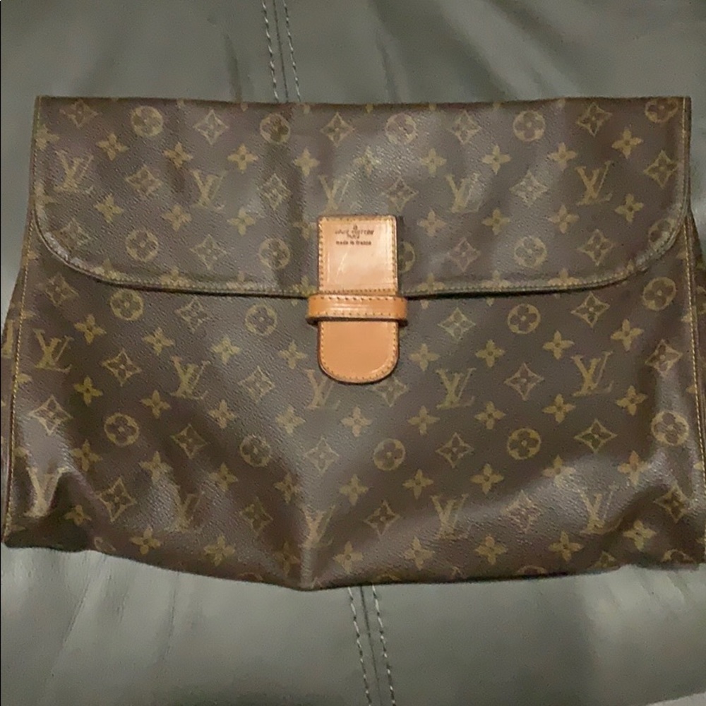 Large Louis Vuitton Clutch
